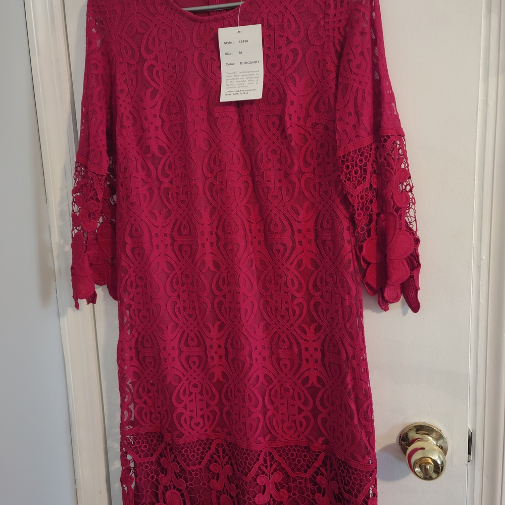 Elegant Berry Crochet Lace Midi Dress with Scalloped Hem